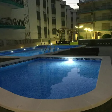 50m From The With Pool Apartament