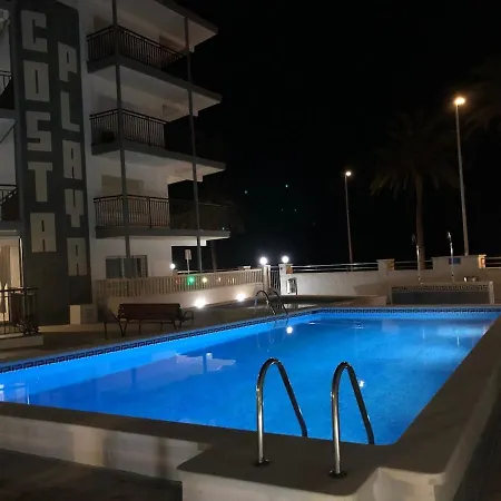 50m From The With Pool Appartamento